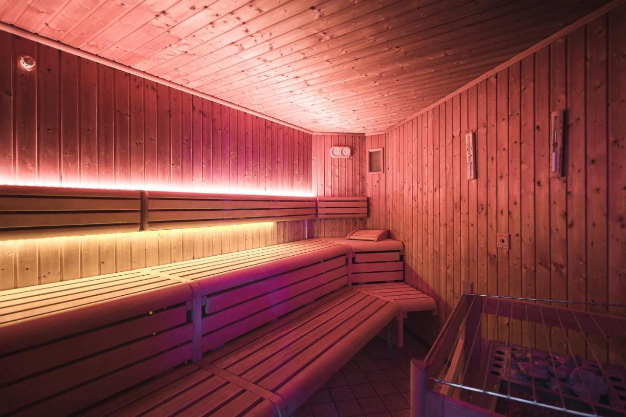 Majestic - Unique Spa Resort Brunico Bagian luar foto